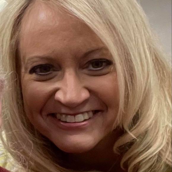 Meet your Posher, Debra - Picture 1 of 1